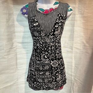 Avenue Black White Print Blouse